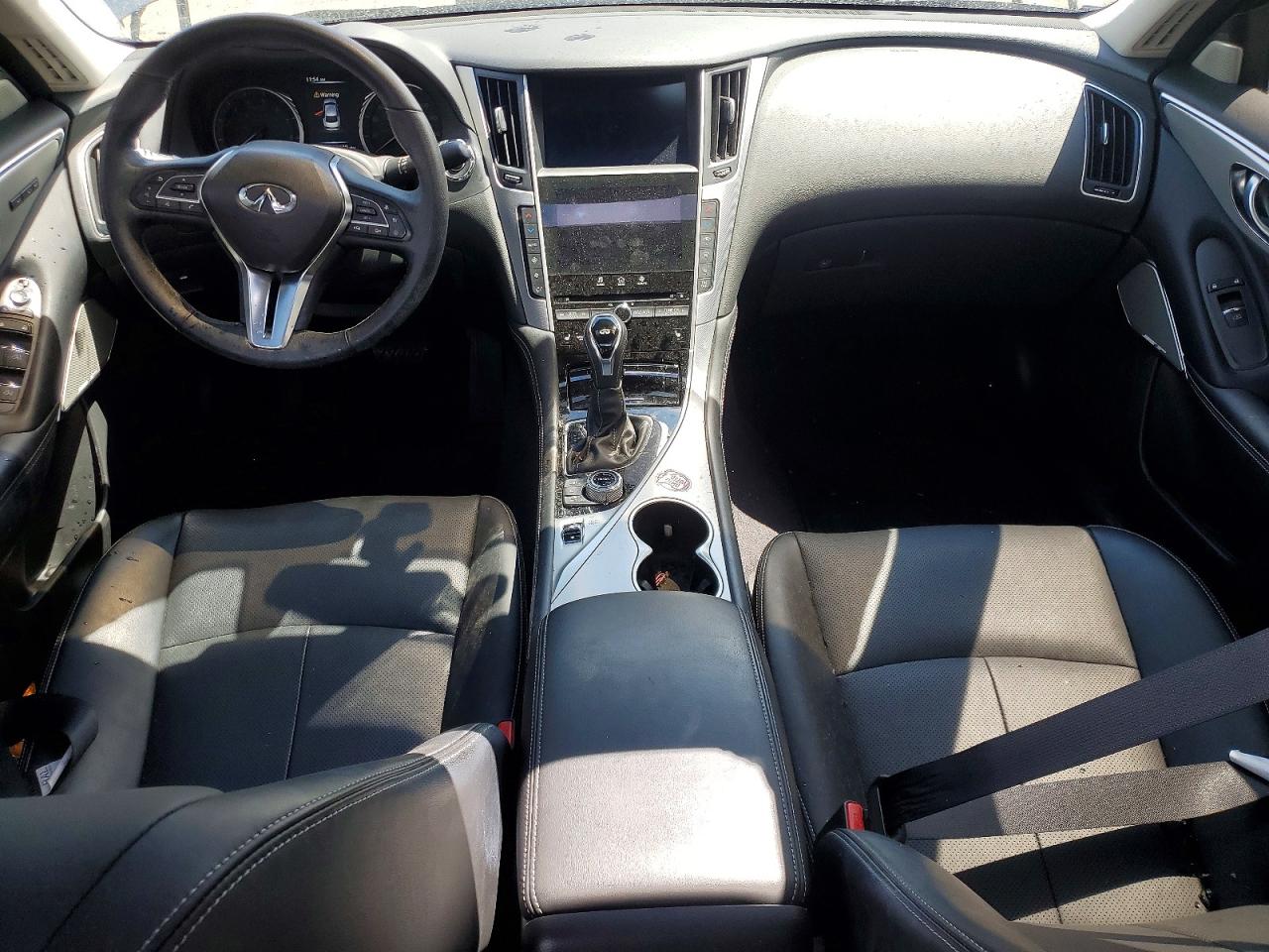 INFINITI Q50 Luxe