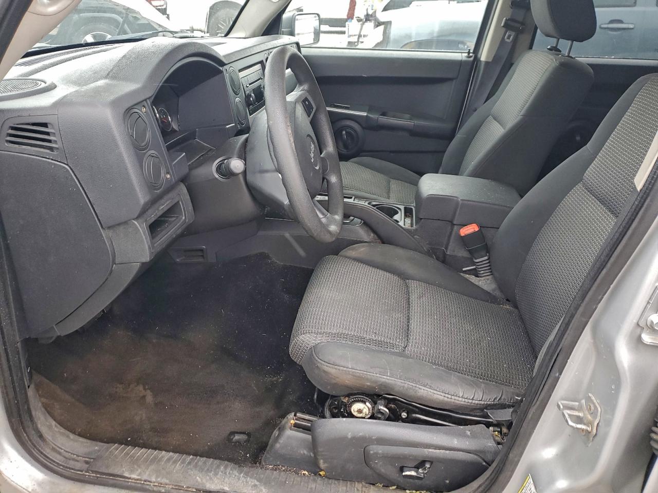 Jeep Commander Sport