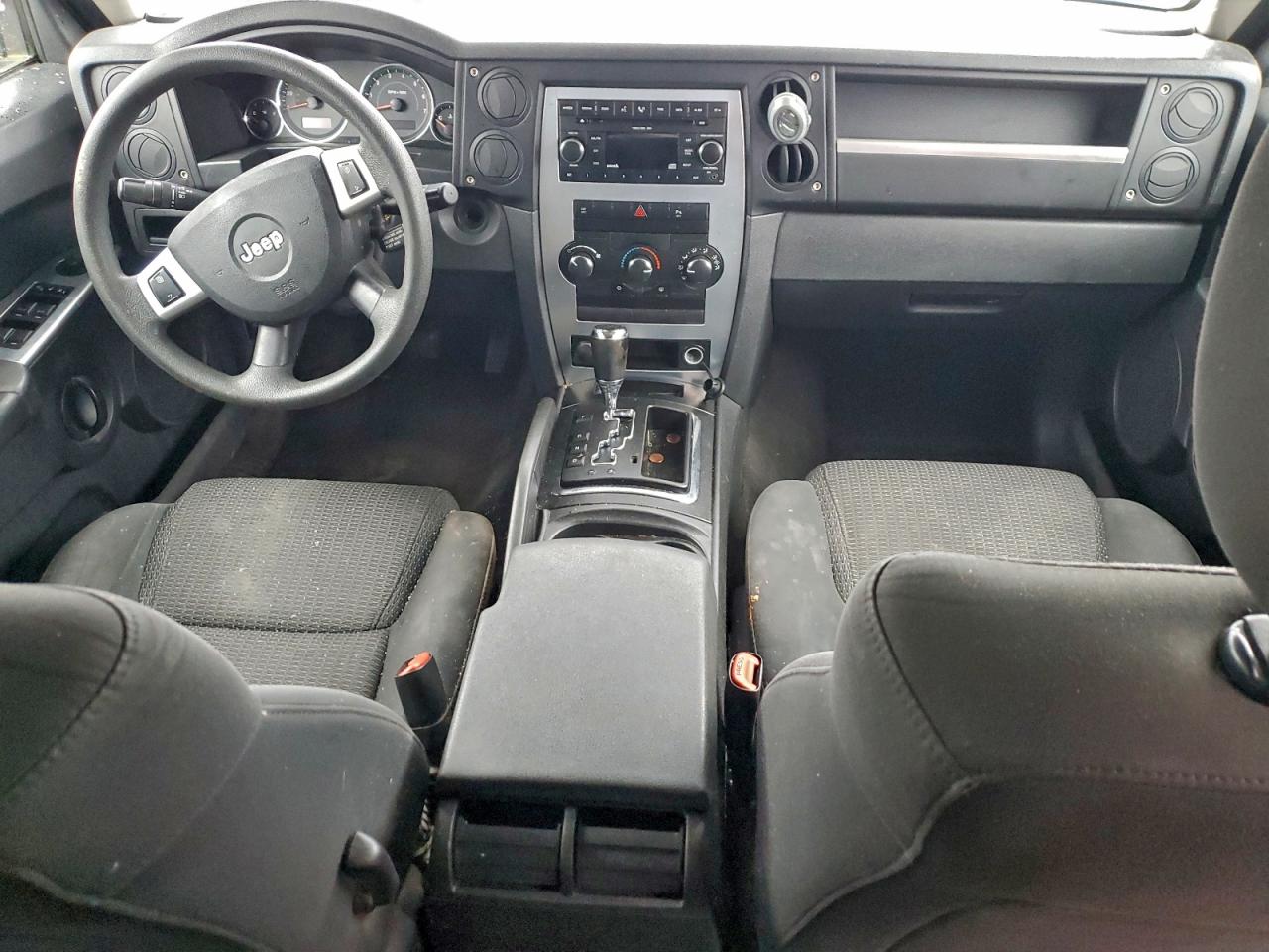 Jeep Commander Sport