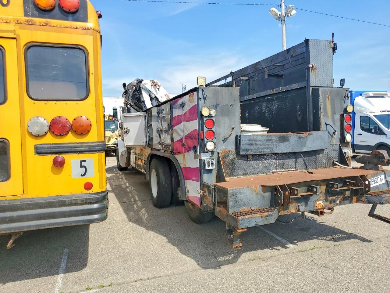 Peterbilt 379