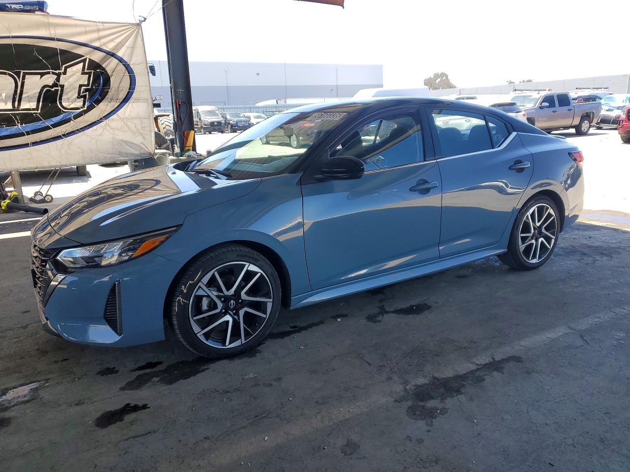 Salvage Nissan Sentra Image