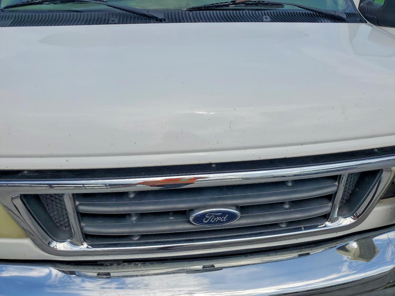 Ford Econoline E350 Super Duty Wagon