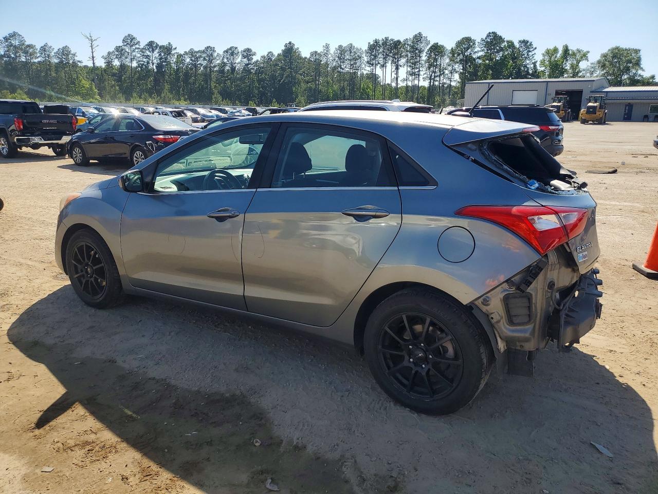 Hyundai ELANTRA Base