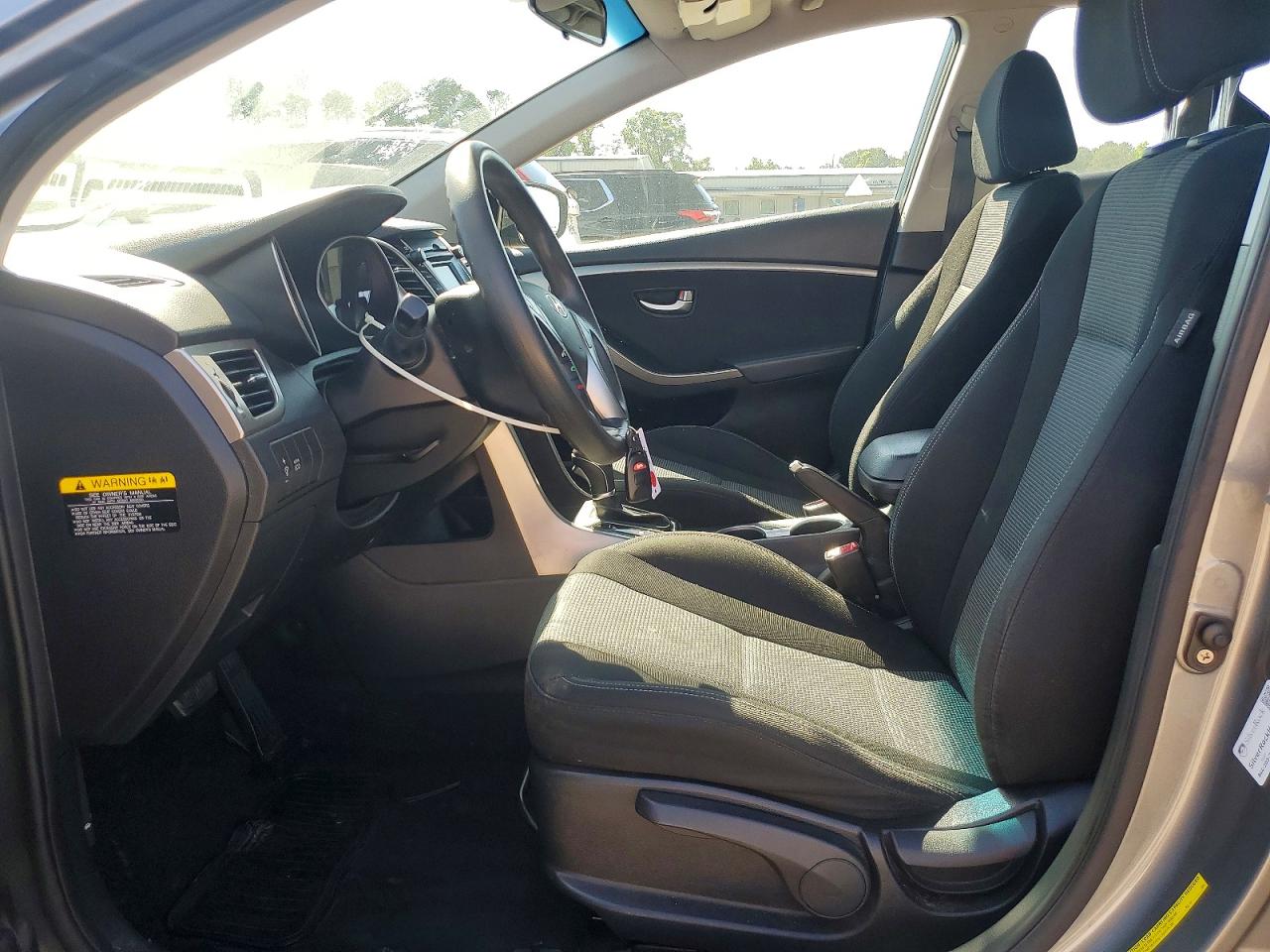 Hyundai ELANTRA Base