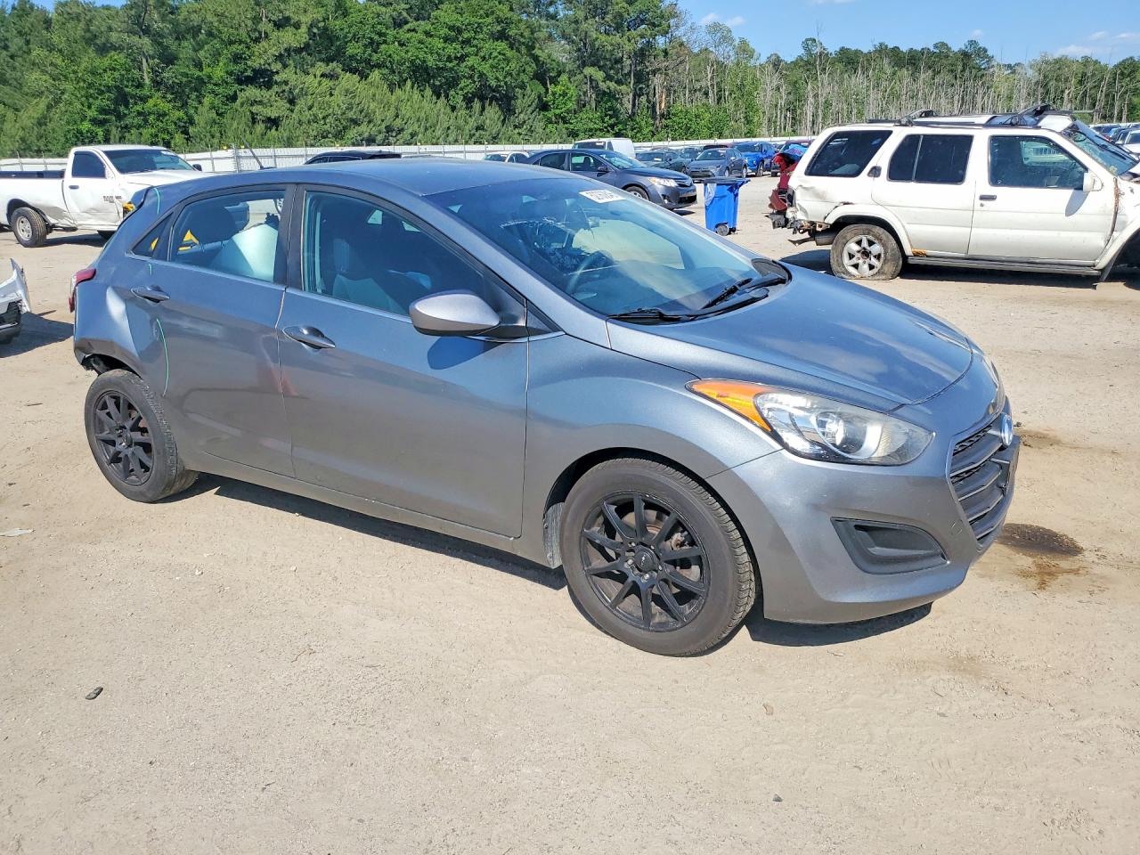 Hyundai ELANTRA Base