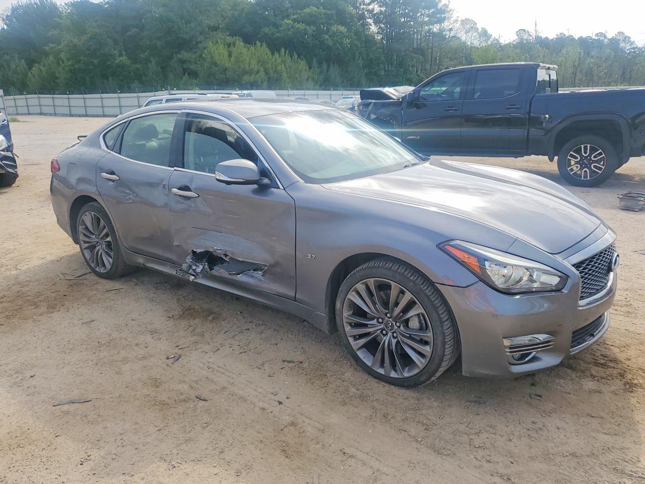 INFINITI Q70 3.7 Luxe