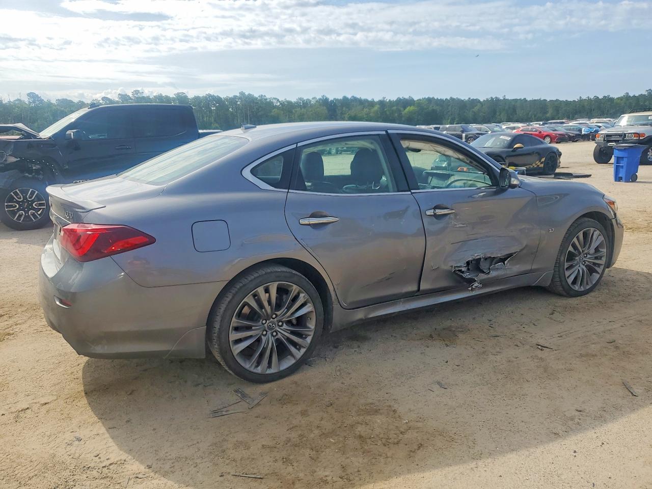 INFINITI Q70 3.7 Luxe