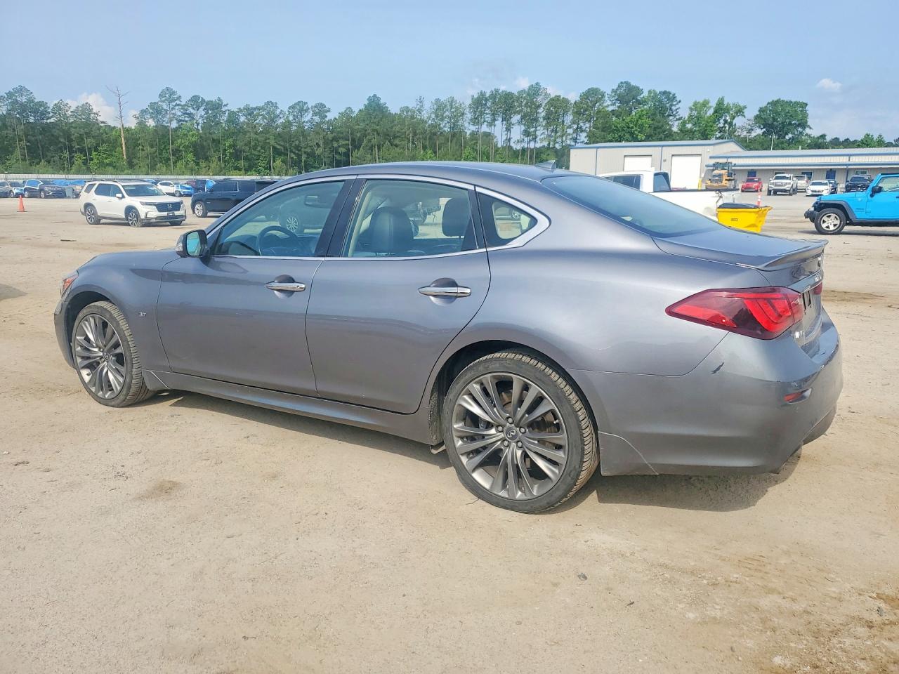 INFINITI Q70 3.7 Luxe