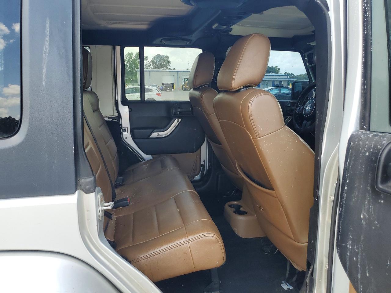 Jeep Wrangler Sahara