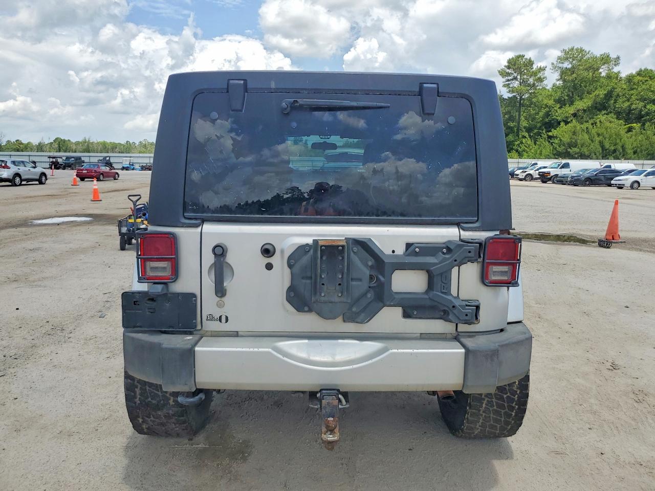 Jeep Wrangler Sahara