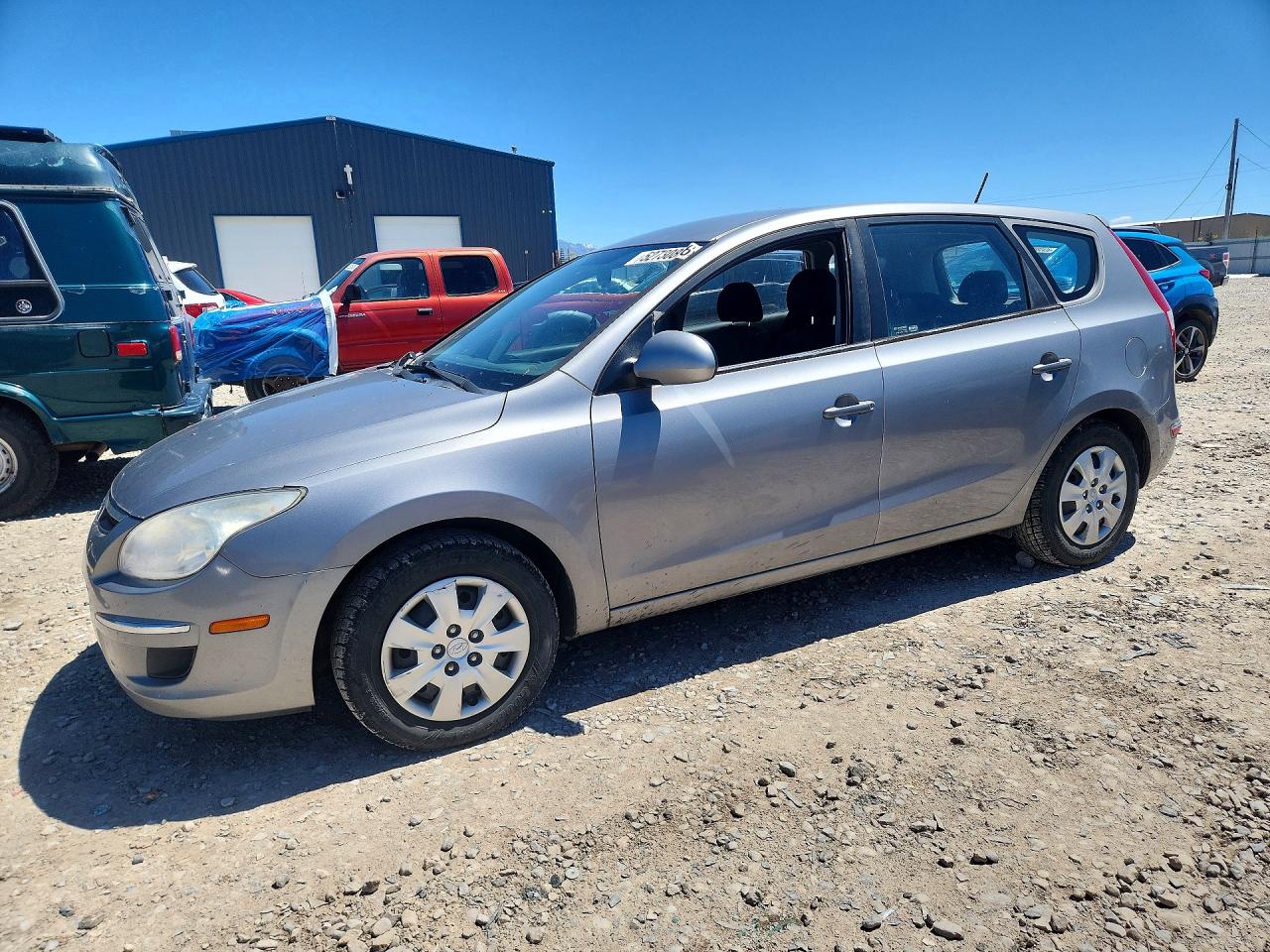 Salvage Hyundai ELANTRA Image