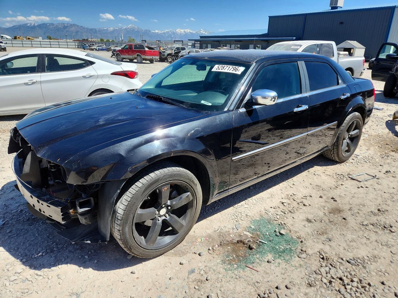 Salvage Chrysler 300 Image