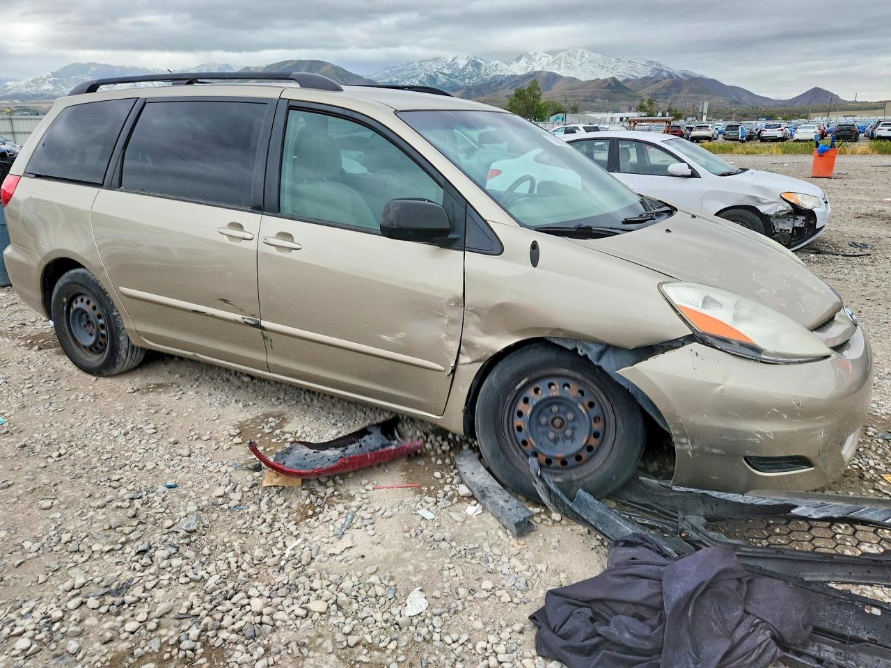 Toyota Sienna Le 8-passenger