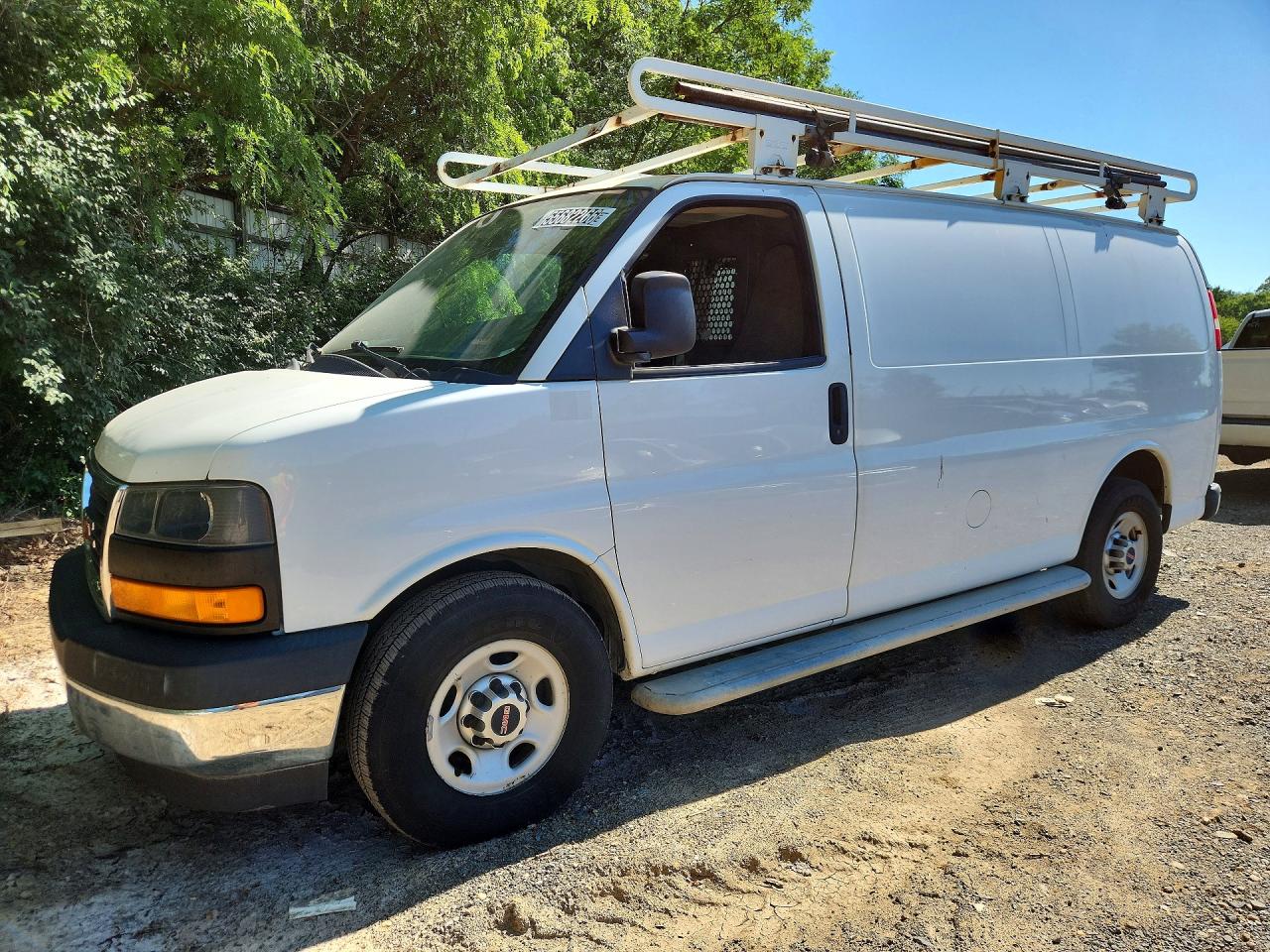 Salvage GMC Savana Image