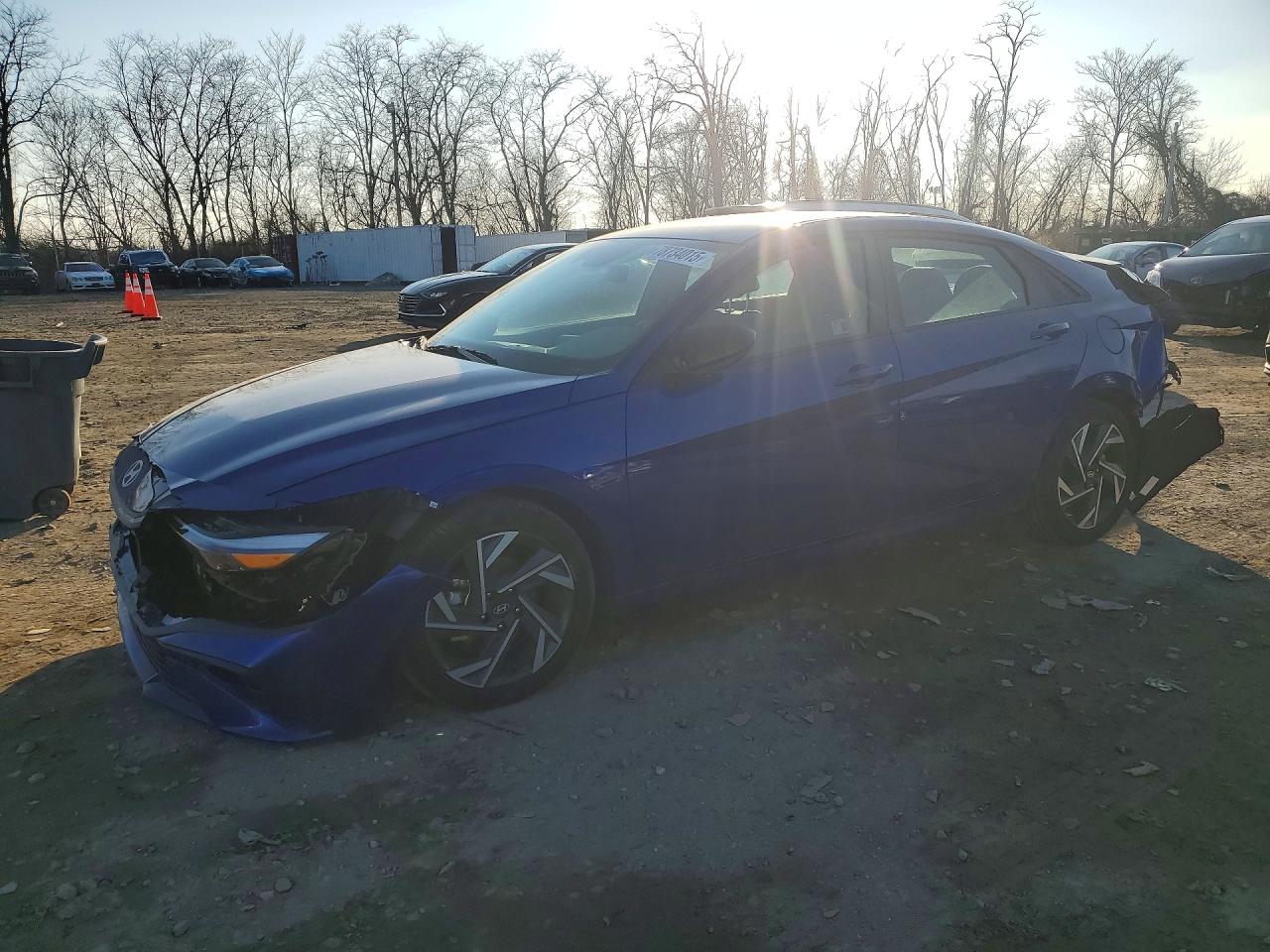 Salvage Hyundai ELANTRA Image