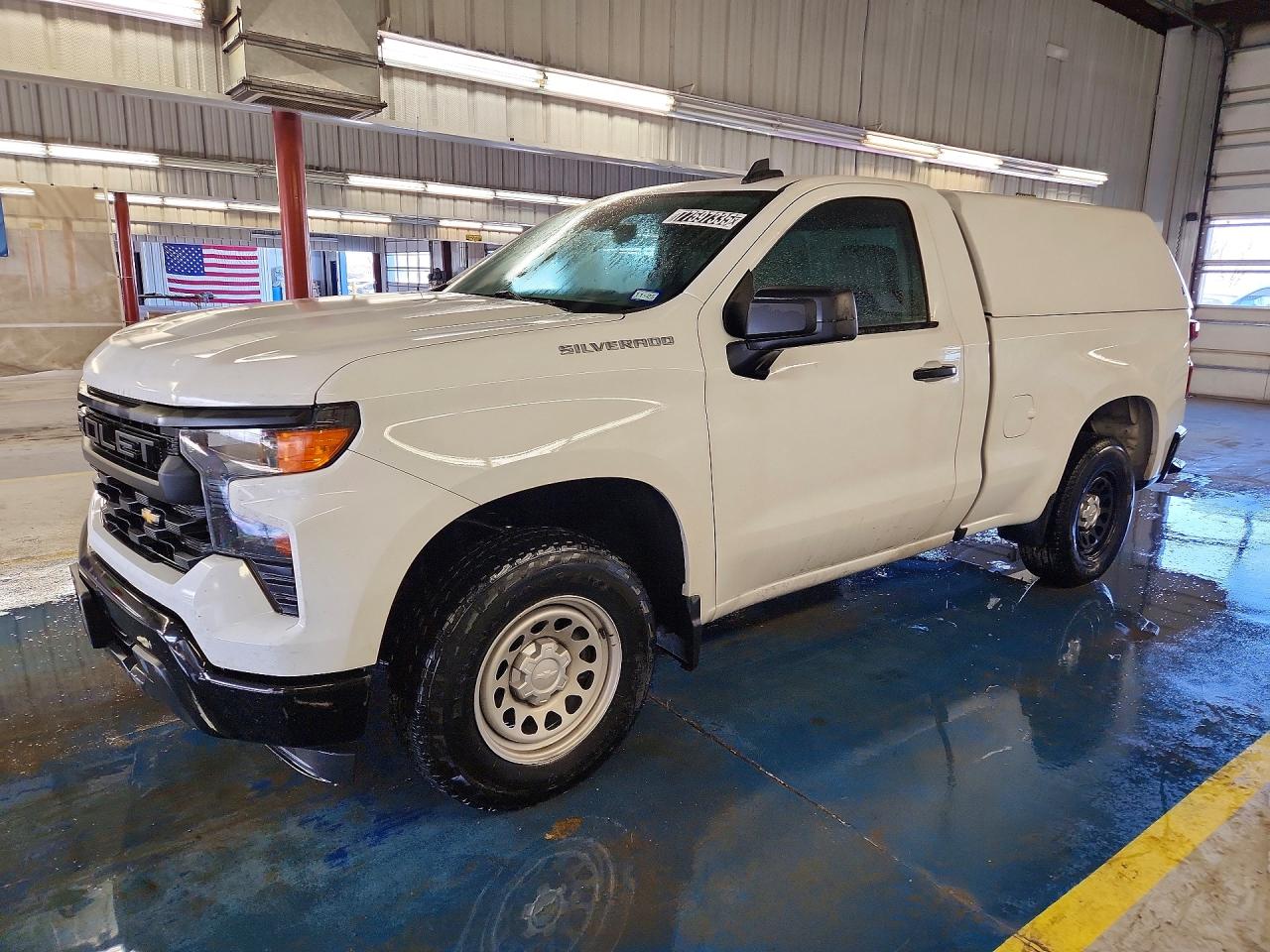 Salvage Chevrolet Silverado Image