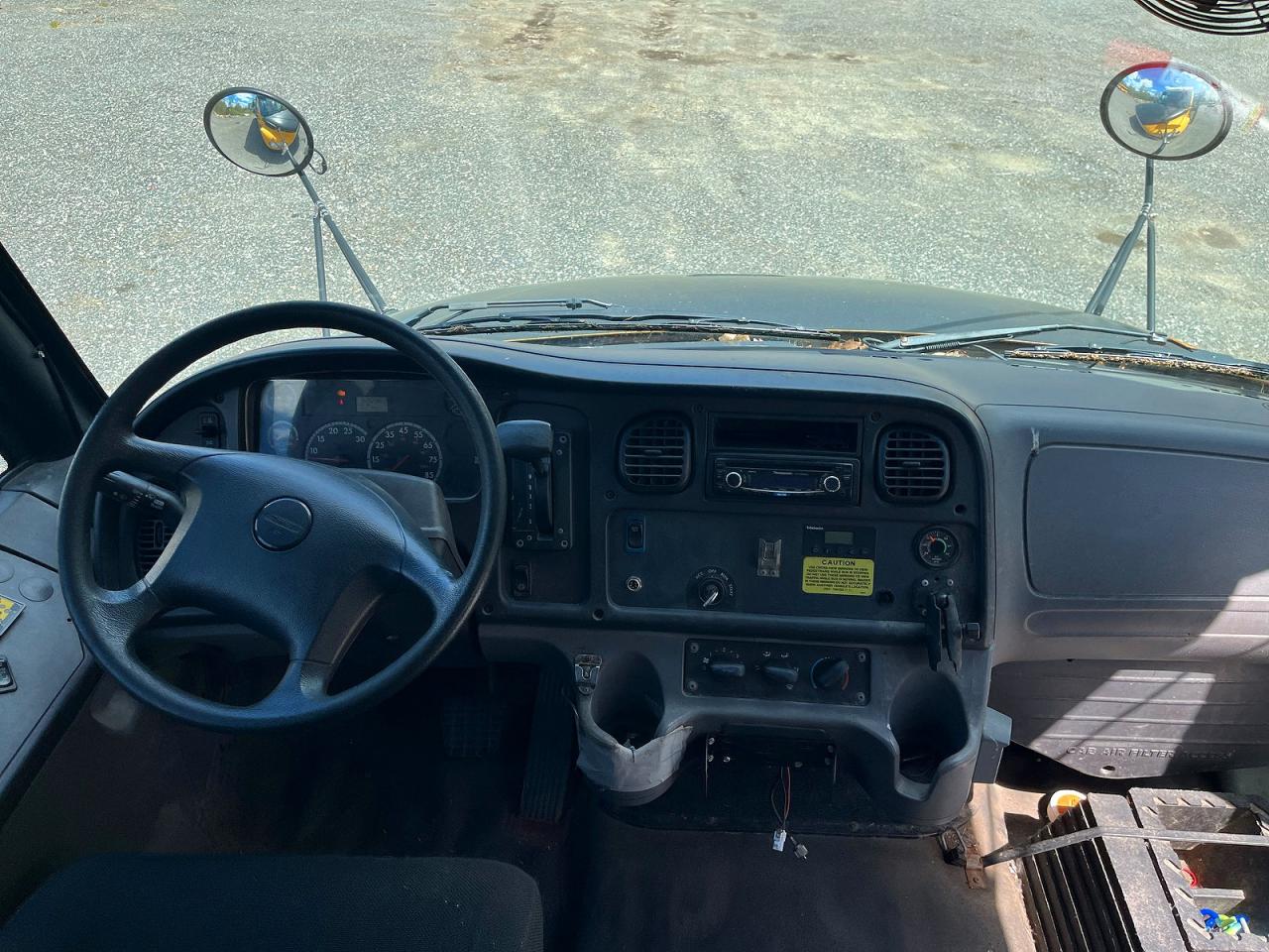 Freightliner Chassis B2b