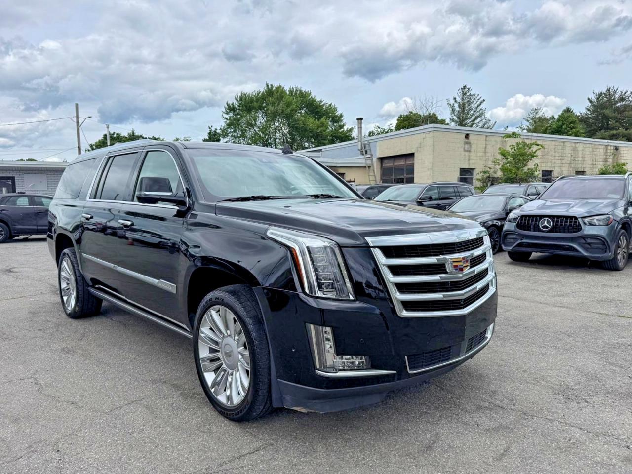 Salvage Cadillac Escalade Image