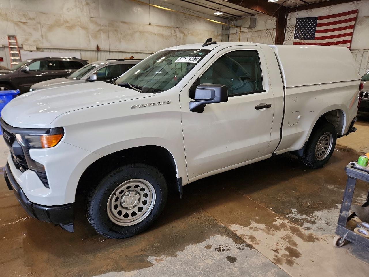 Salvage Chevrolet Silverado Image