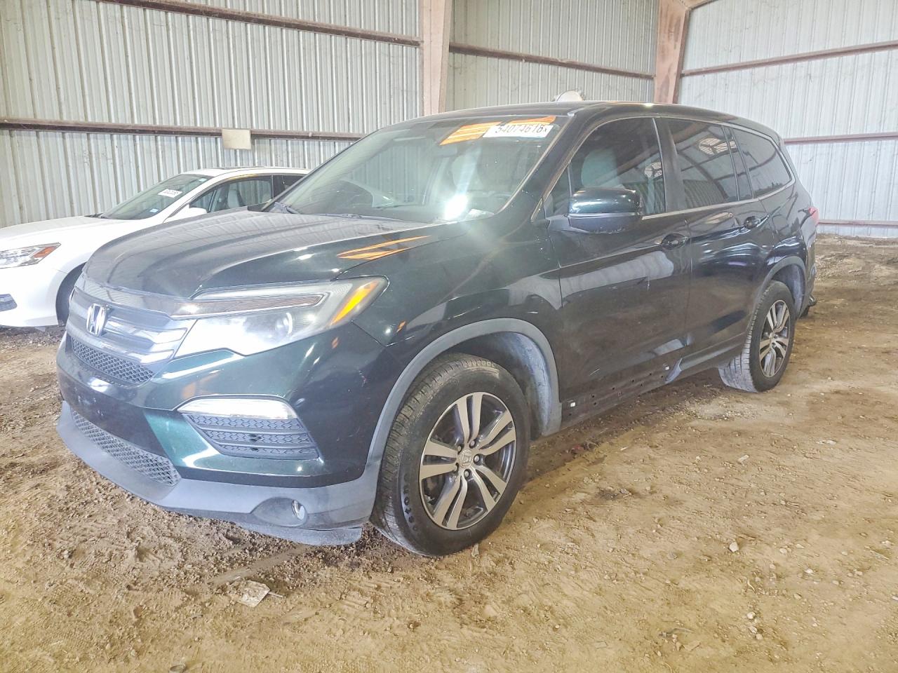 Salvage Honda Pilot Image