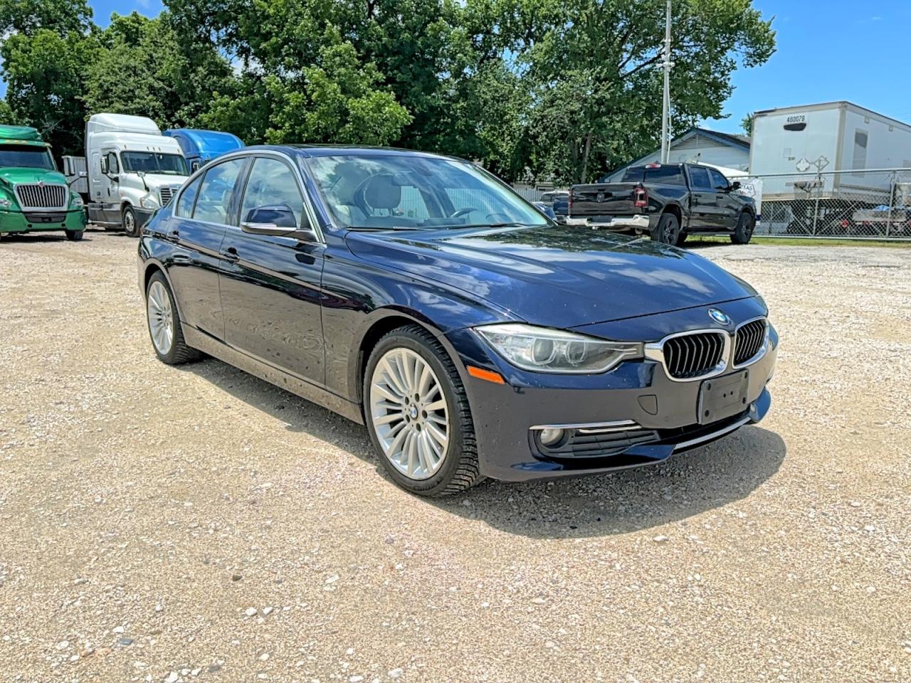 Salvage BMW 3 Series Image