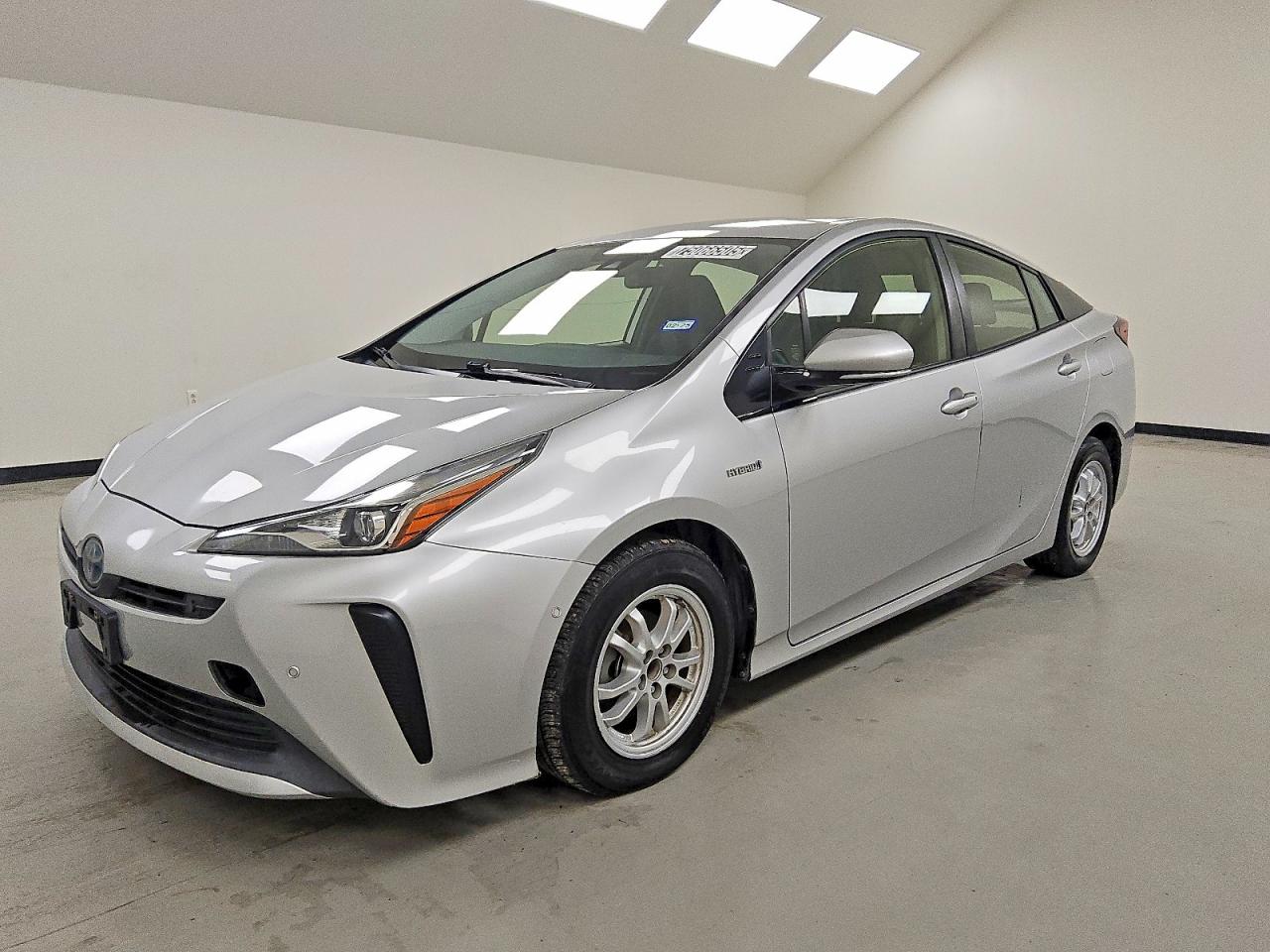 Salvage Toyota Prius Image