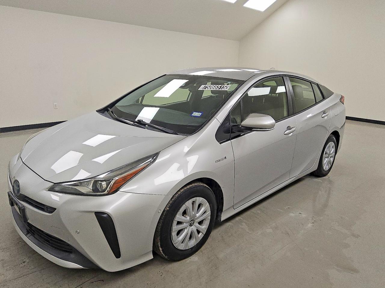 Salvage Toyota Prius Image