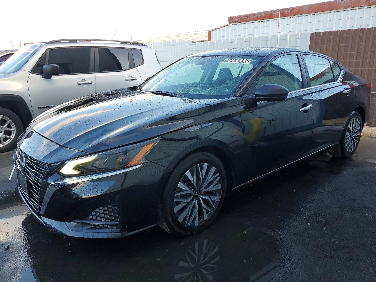 Salvage Nissan Altima Image
