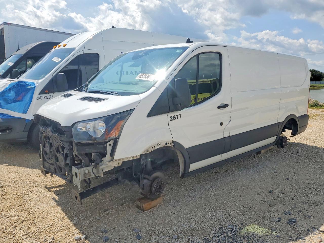 Salvage Ford Transit Image