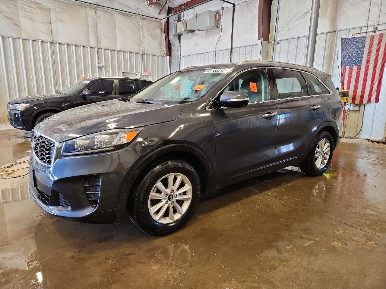 Salvage Kia Sorento Image