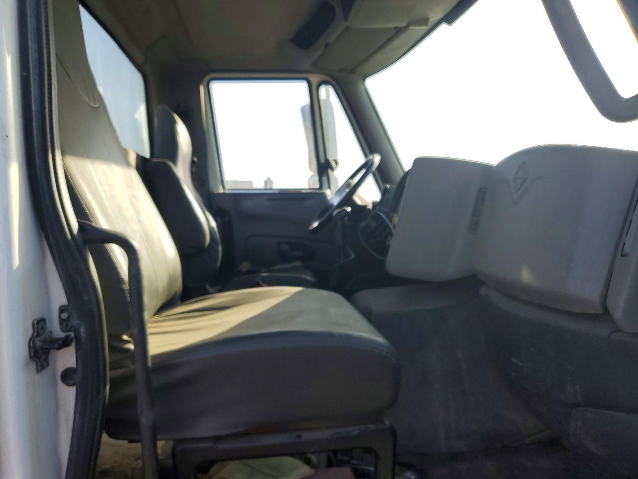 International 8000 8600