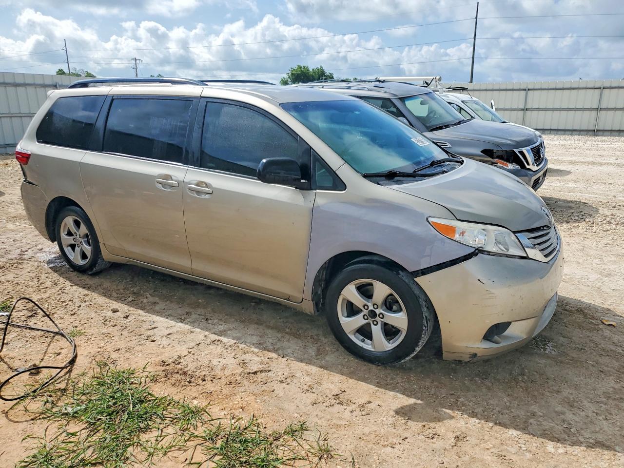 Toyota Sienna Le
