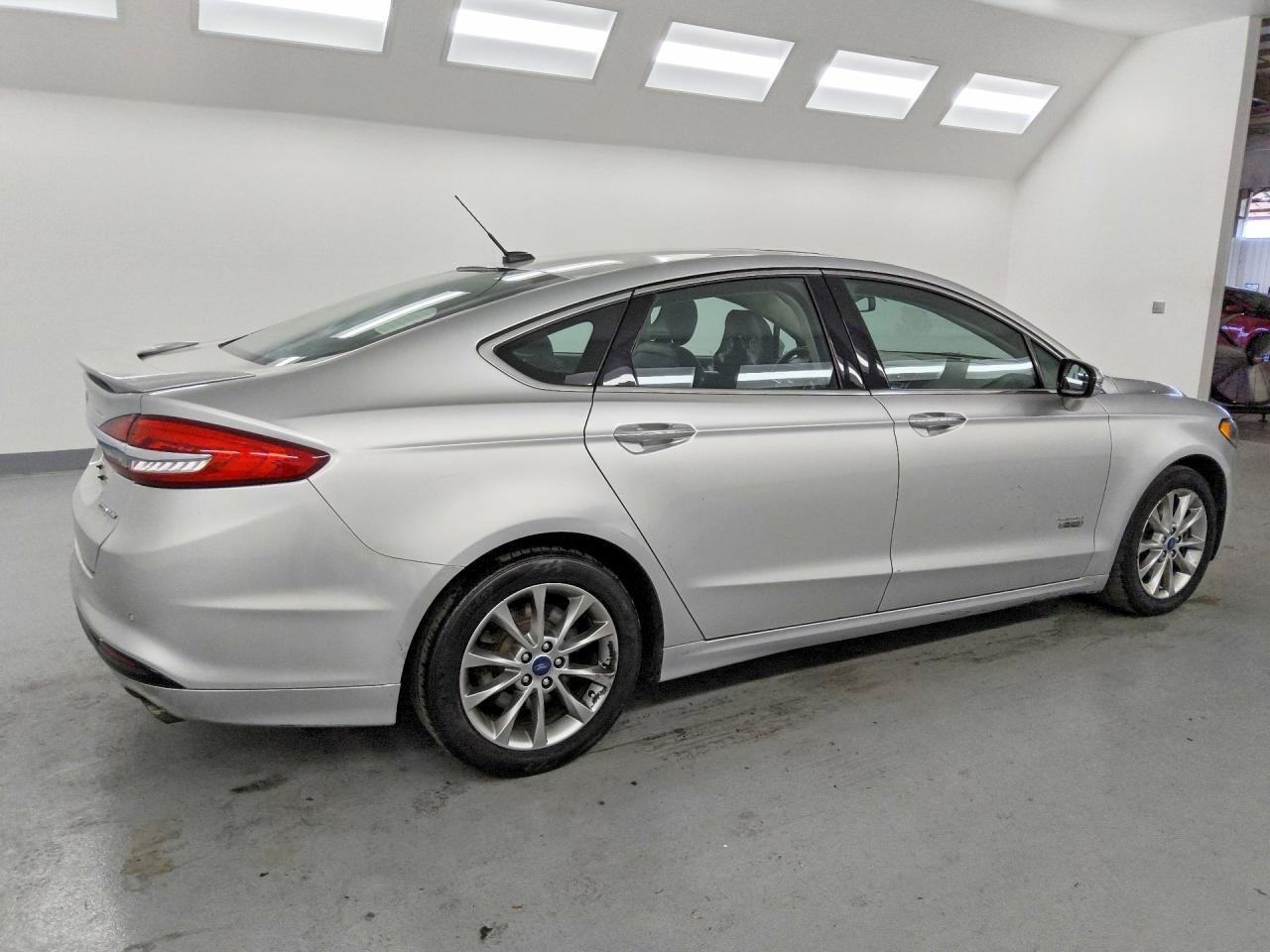 Ford Fusion Titanium Phev