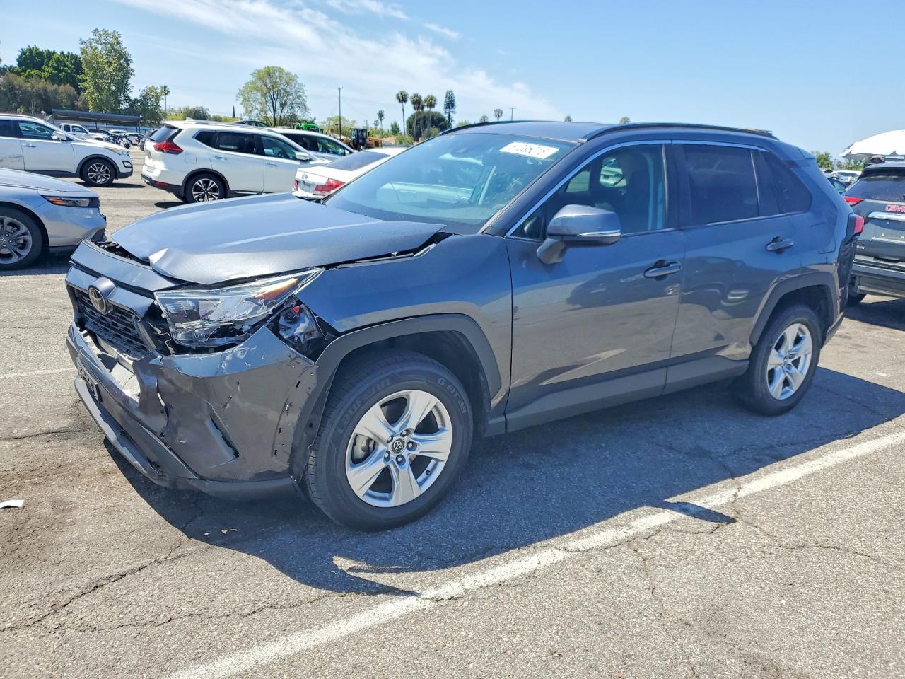 Salvage Toyota RAV4 Image