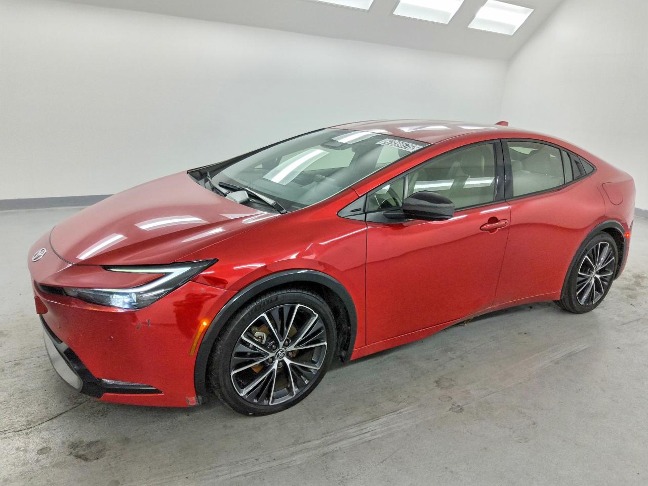 Salvage Toyota Prius Image