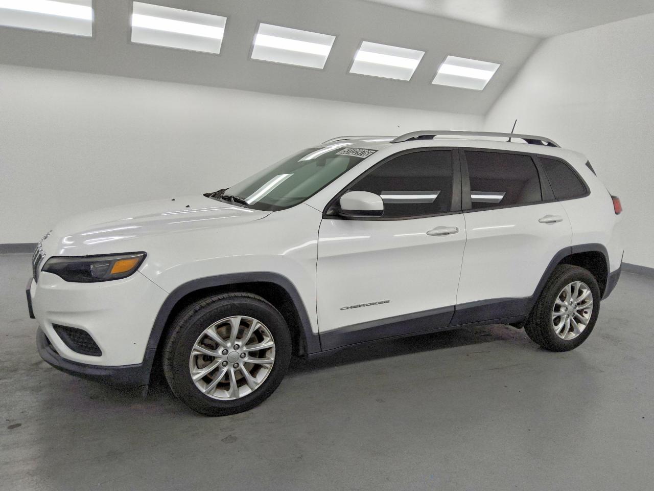 Salvage Jeep Grand Cherokee Image