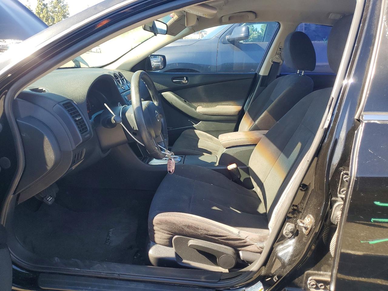 Nissan Altima Base