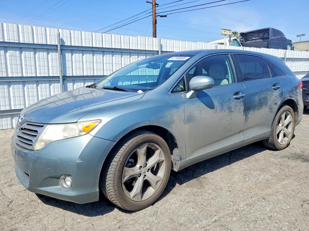 Salvage Toyota Venza Image
