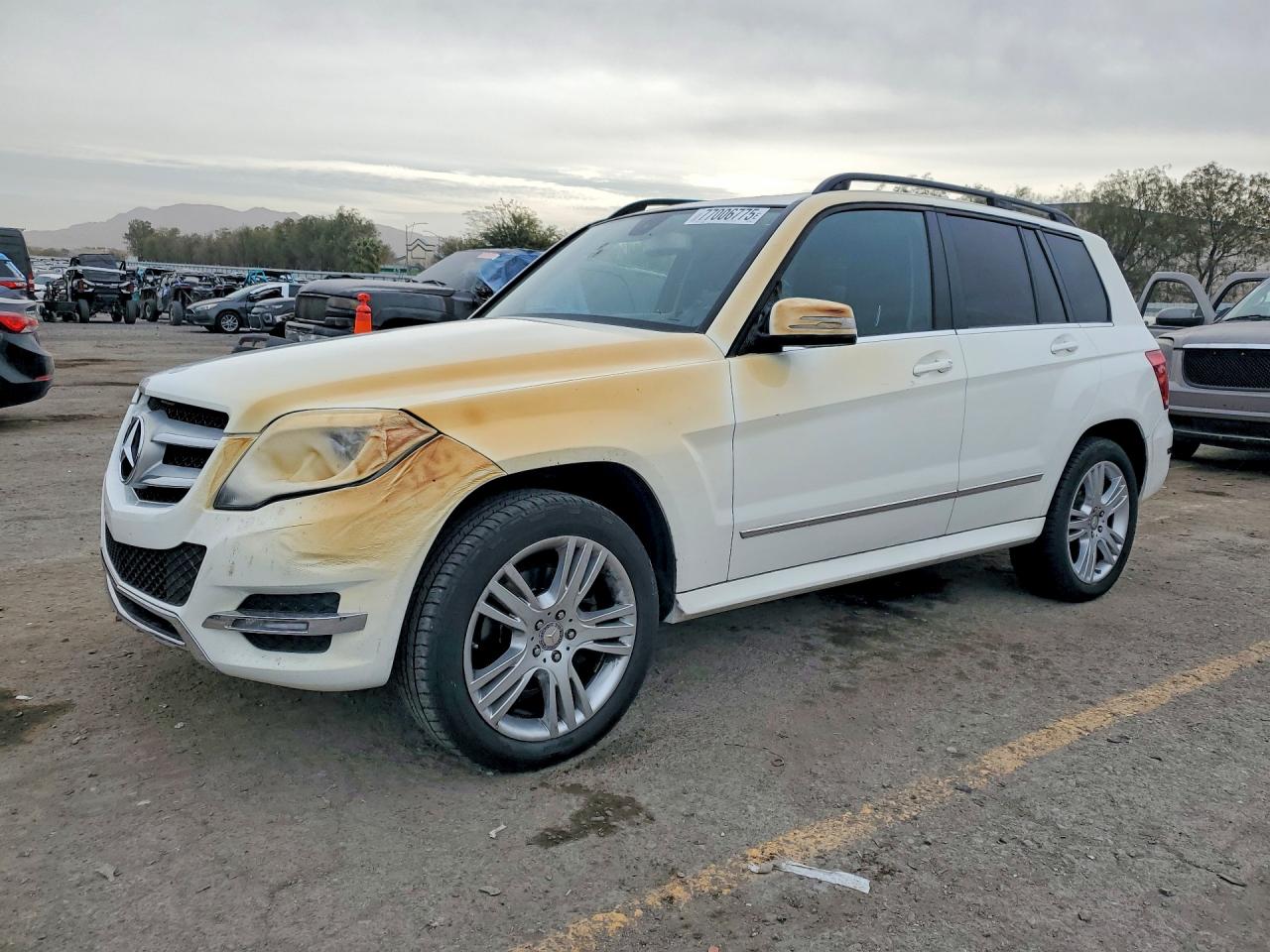 Salvage Mercedes-Benz GLK Image