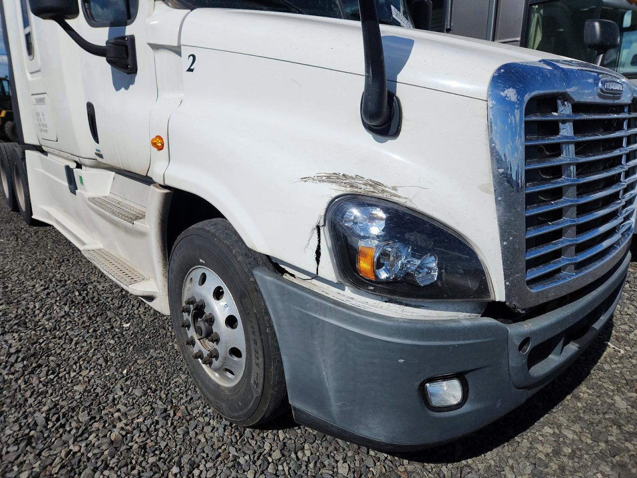 Freightliner Cascadia 125