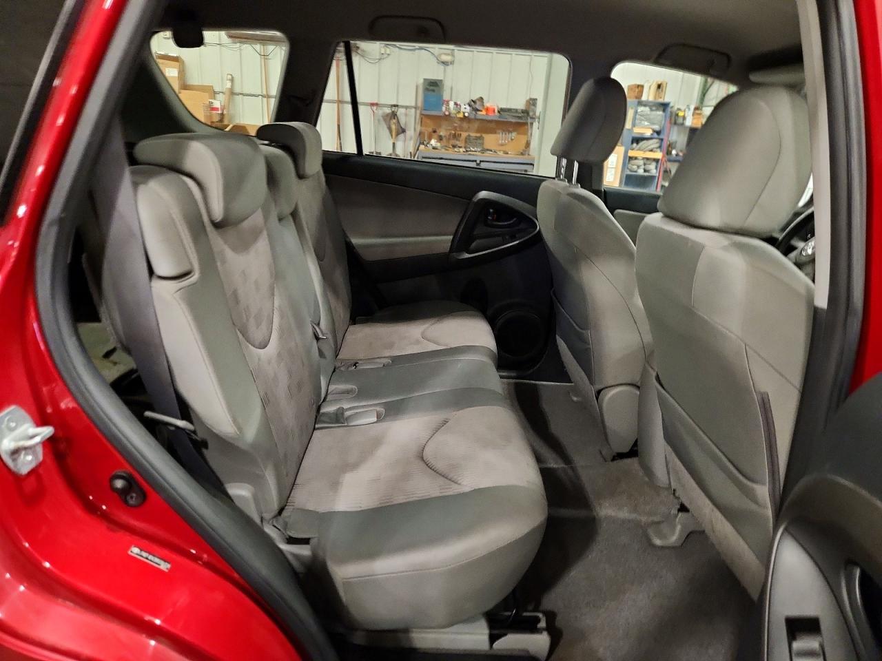 Toyota RAV4 Base