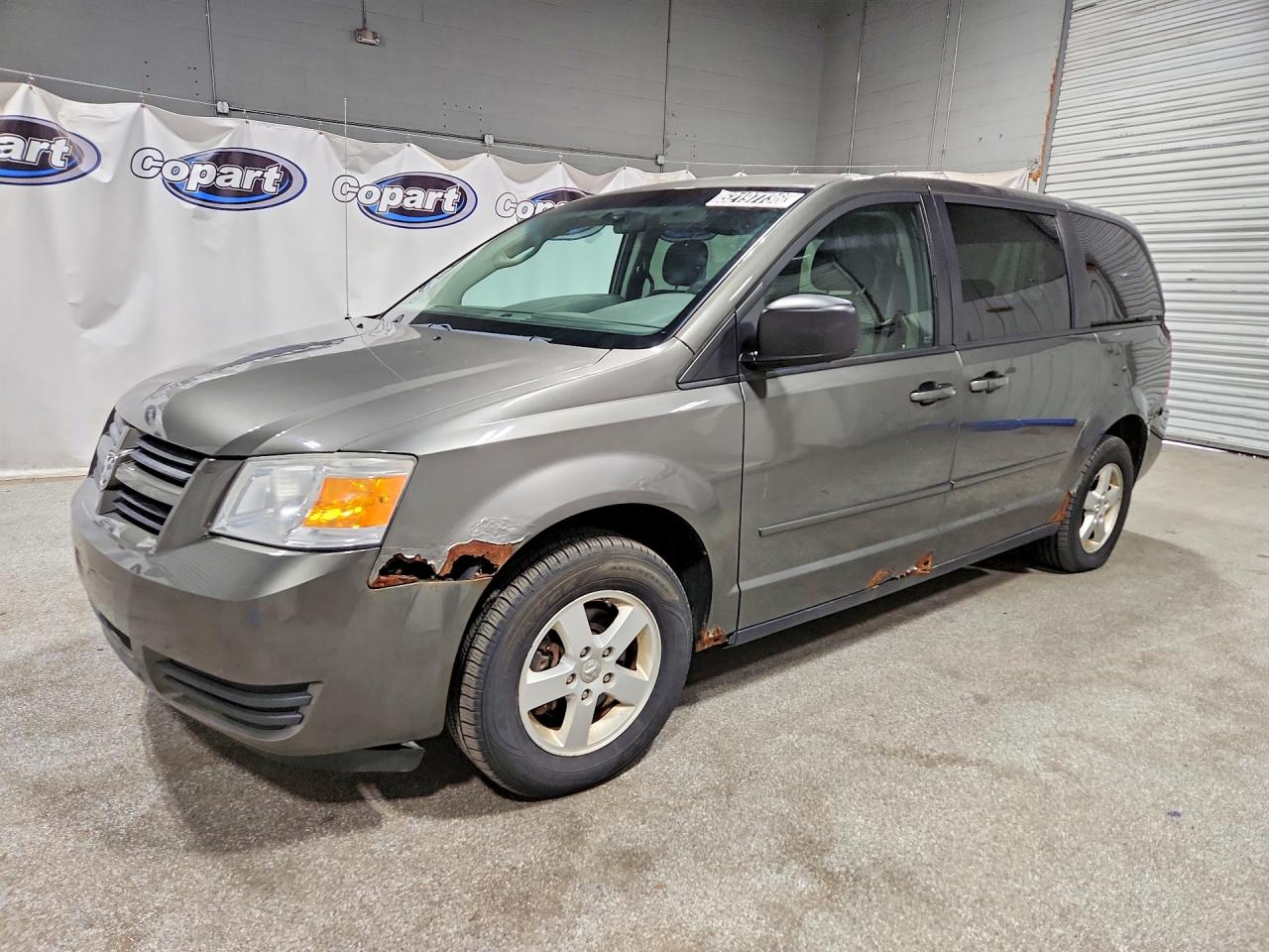 Salvage Dodge Caravan Image