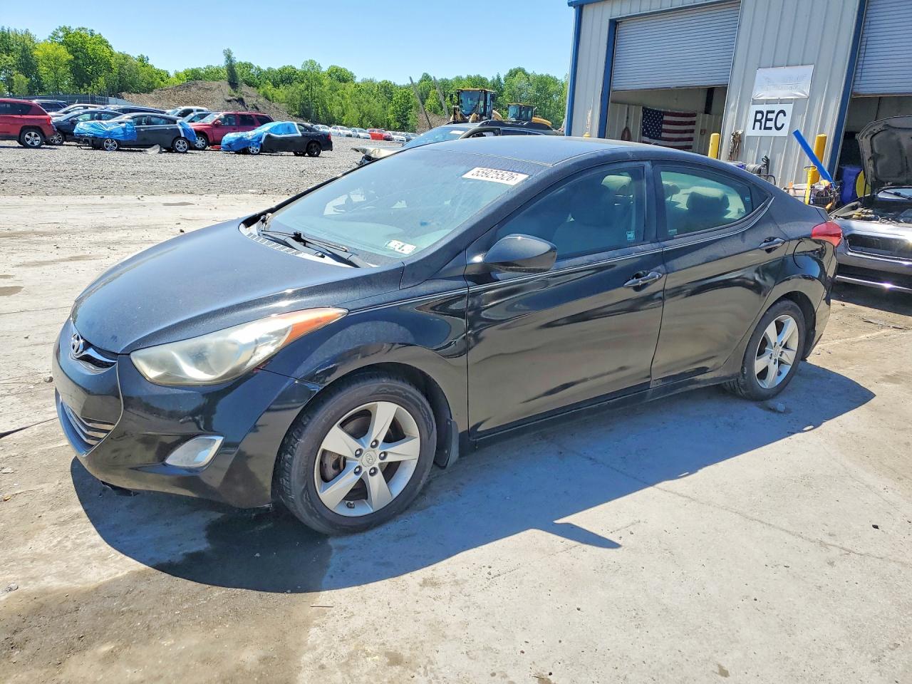 Salvage Hyundai ELANTRA Image