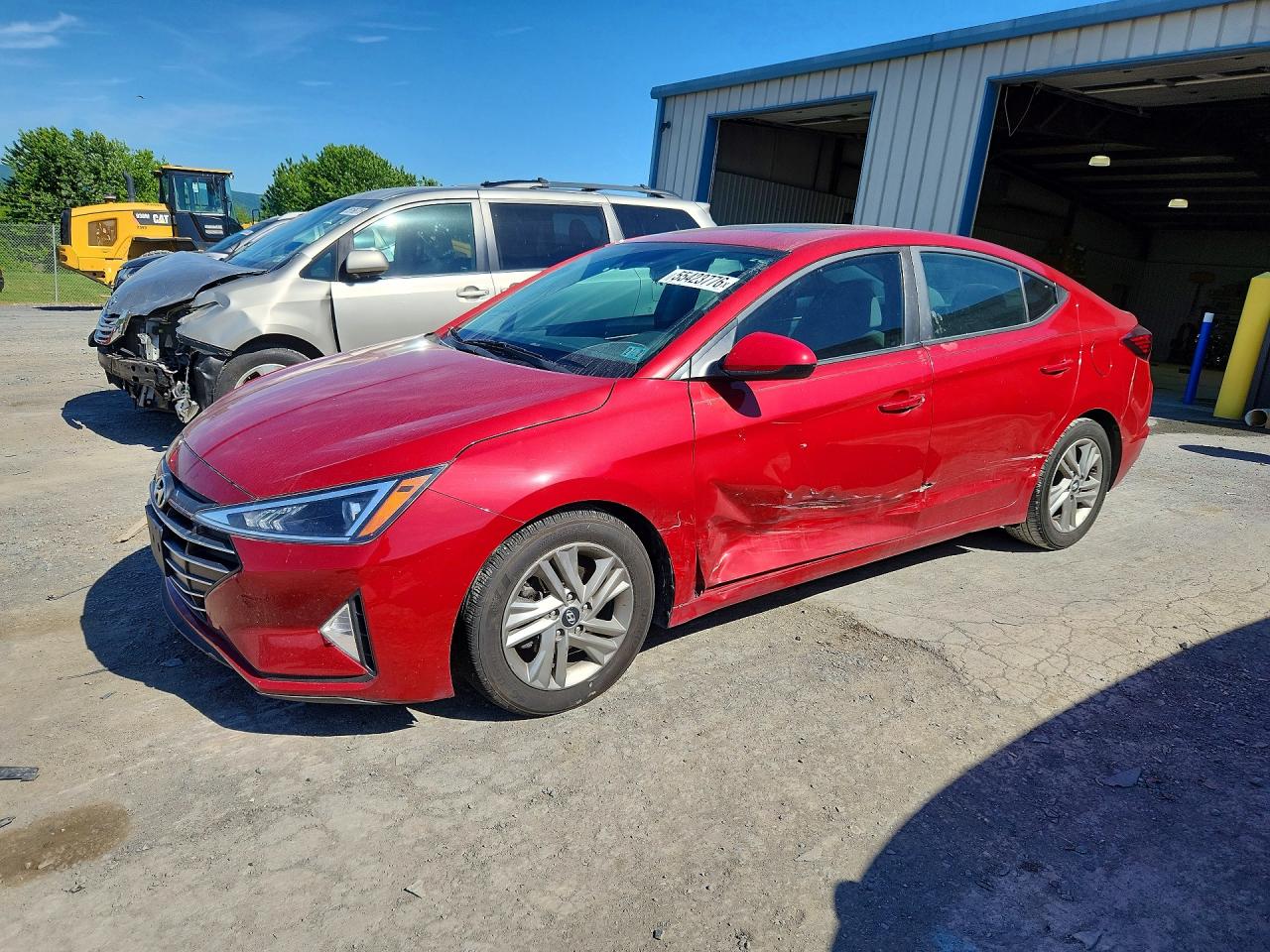 Salvage Hyundai ELANTRA Image