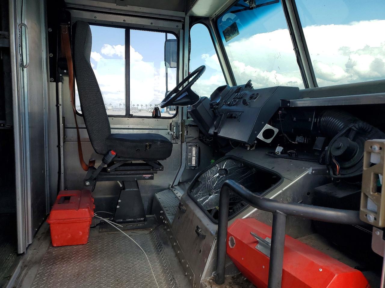Freightliner Chassis M Line Walk-in Van