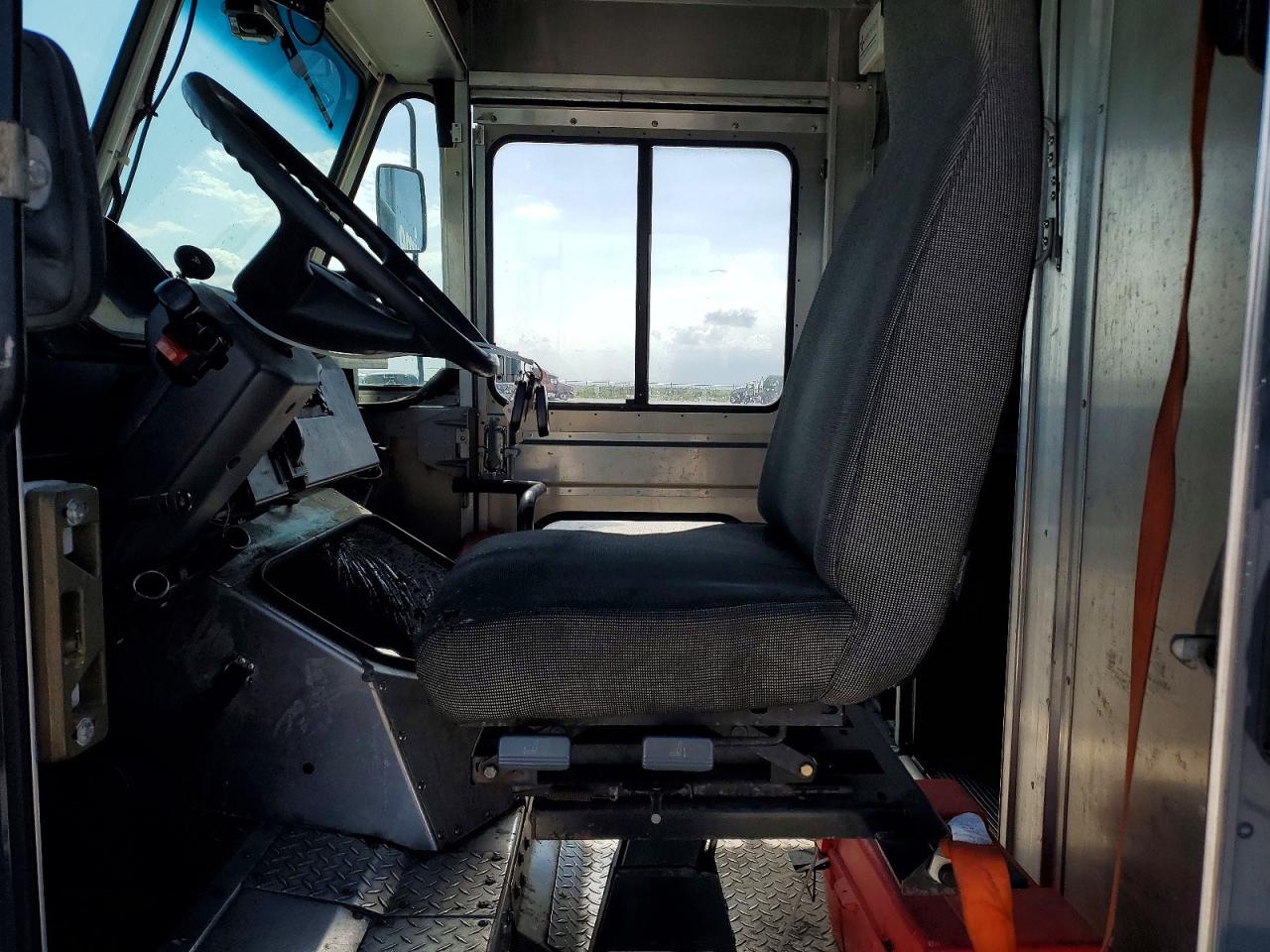 Freightliner Chassis M Line Walk-in Van