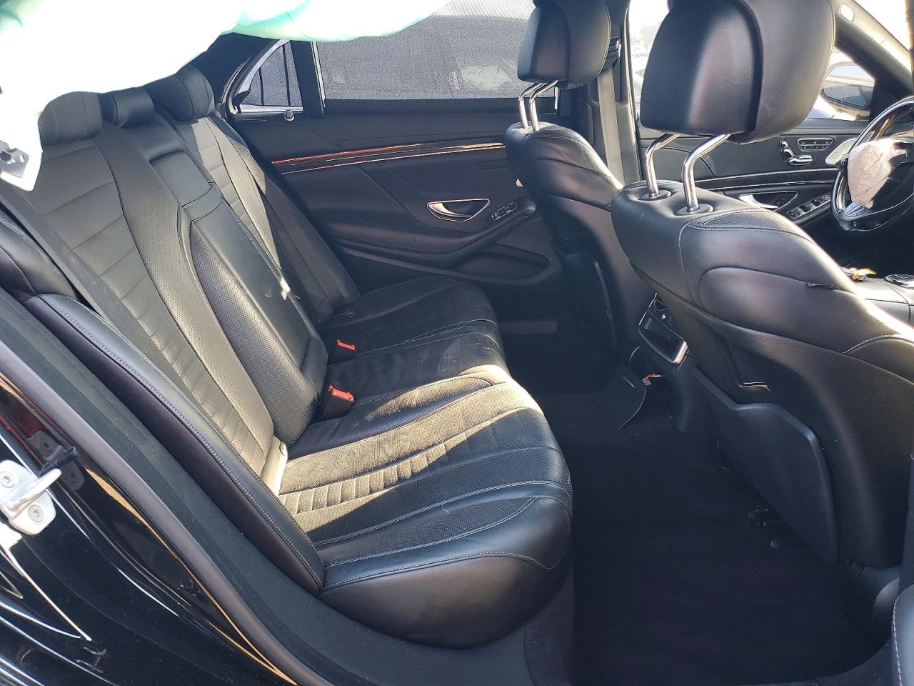 Mercedes-Benz S-Class 550