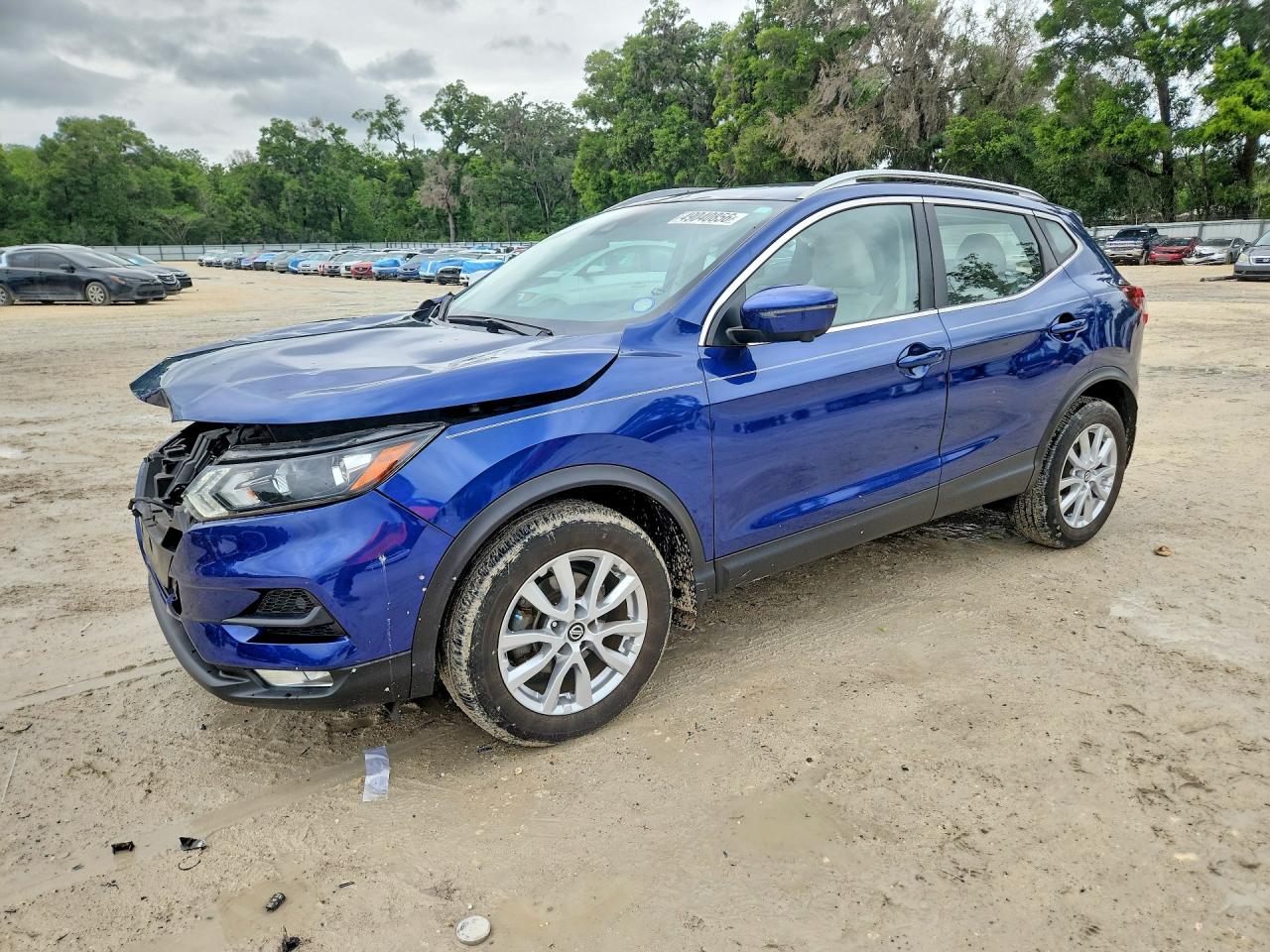 Salvage Nissan Rogue Image