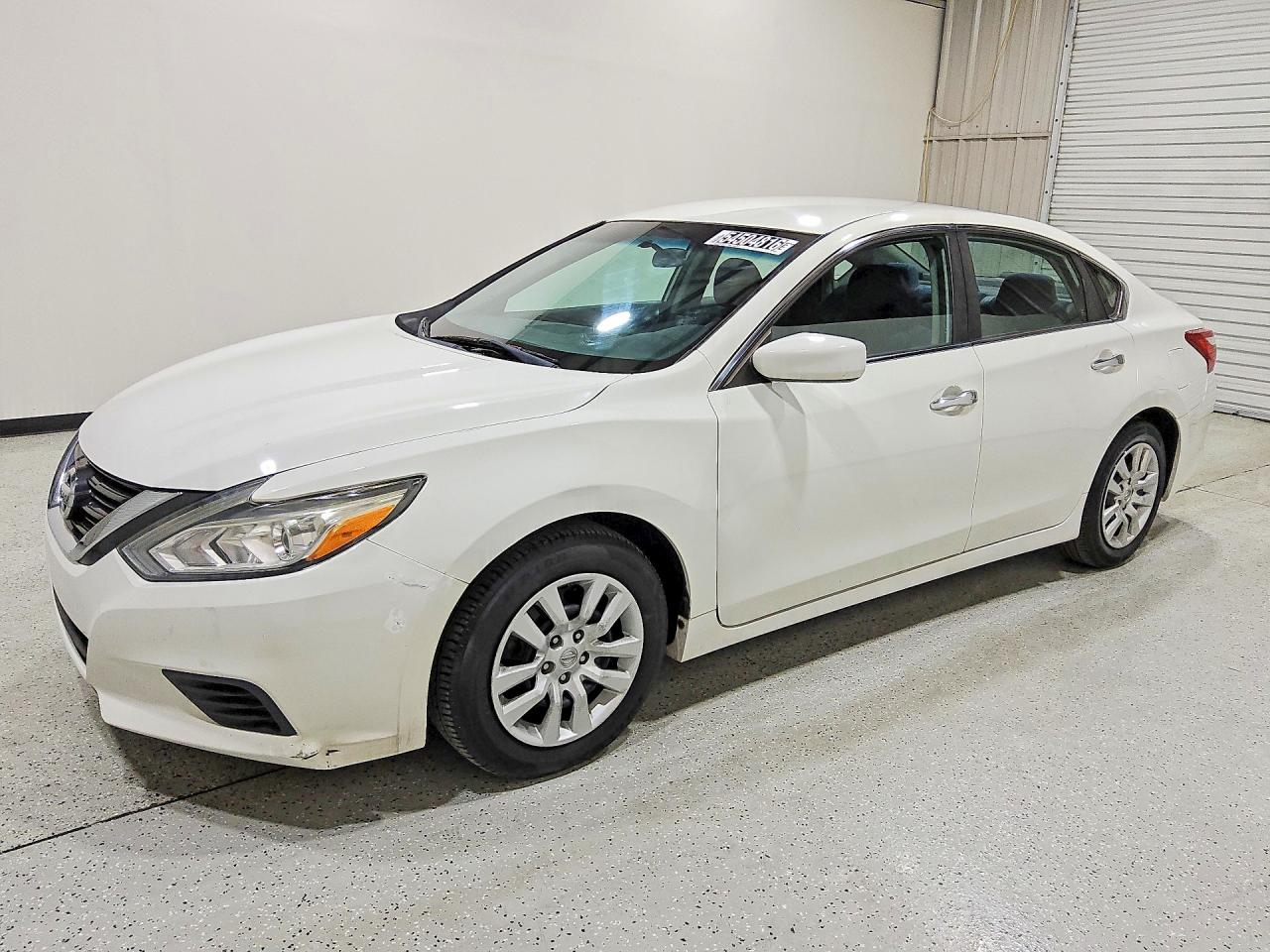 Salvage Nissan Altima Image