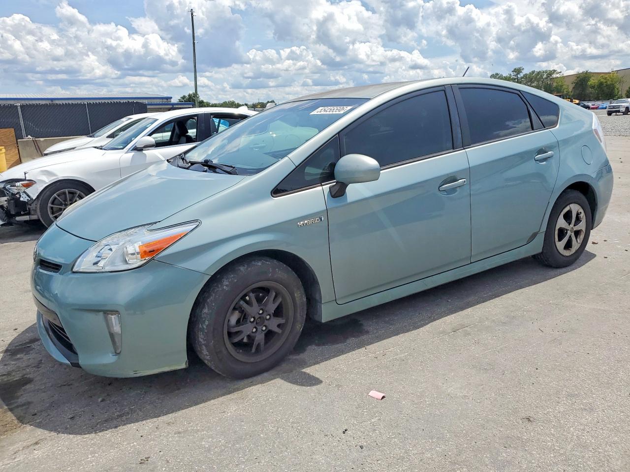 Salvage Toyota Prius Image